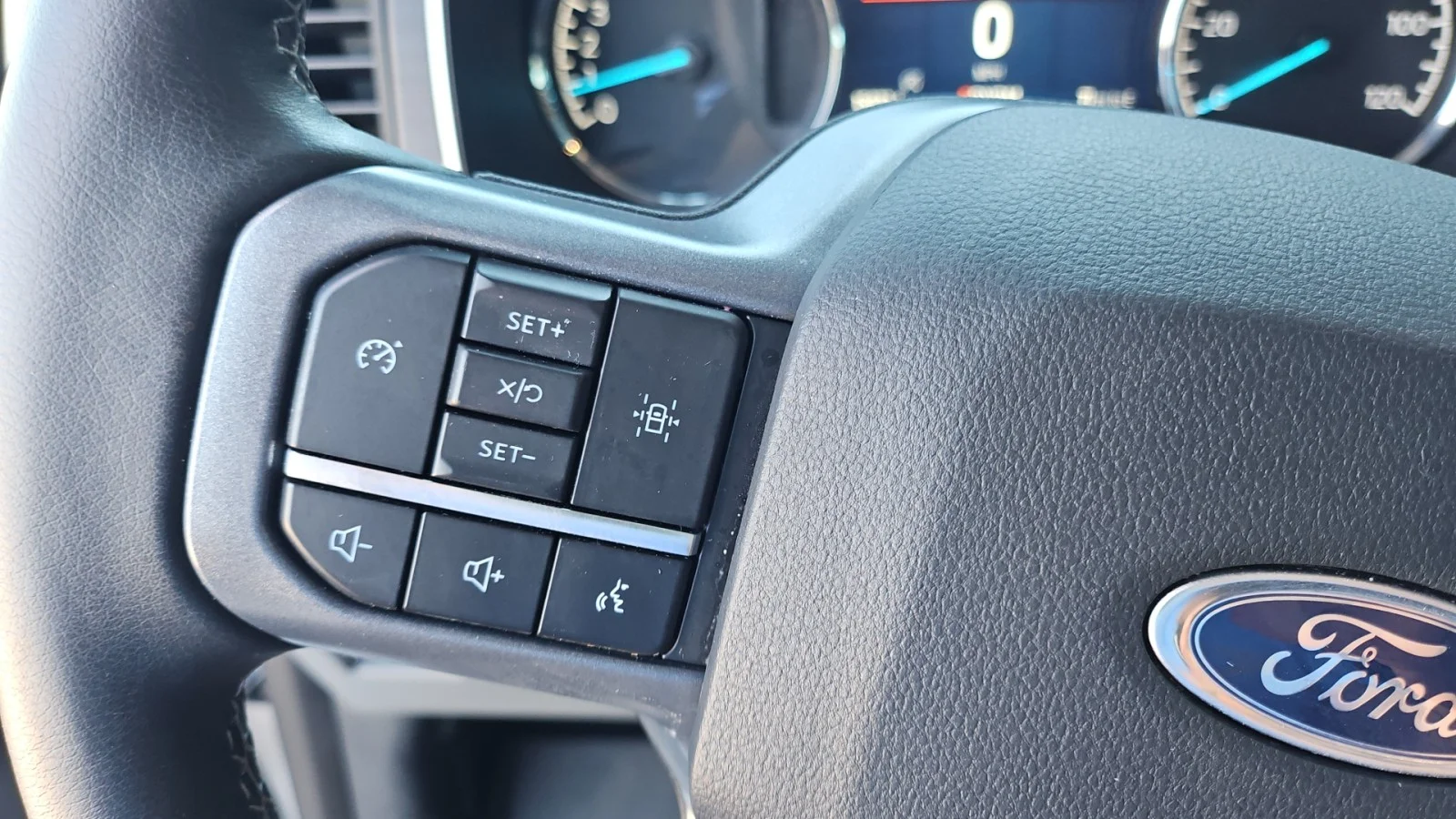 Used 2023 Silver Ford XLT image 19