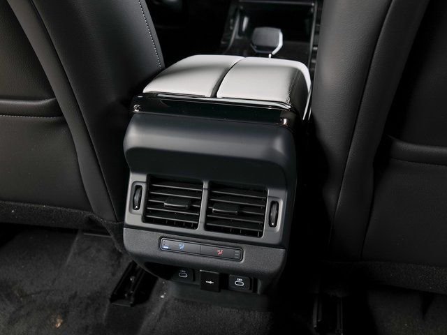 New 2026 Fuji White Land Rover Hoxton Edition image 21