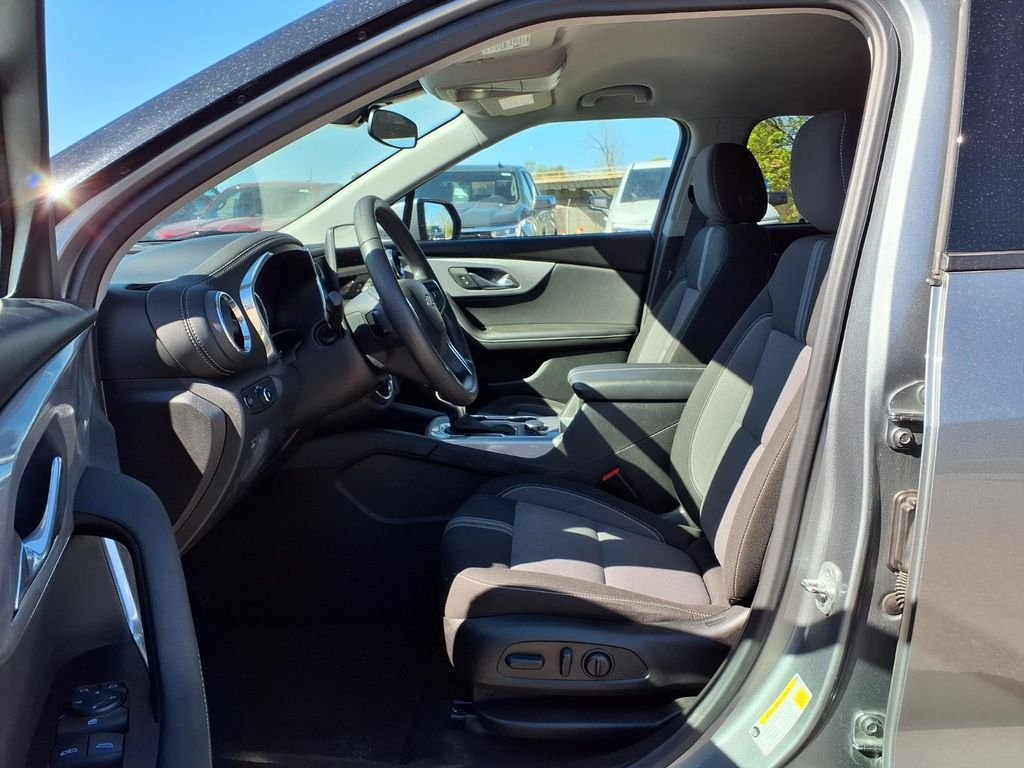 Used 2025 Gray Chevrolet LT image 19