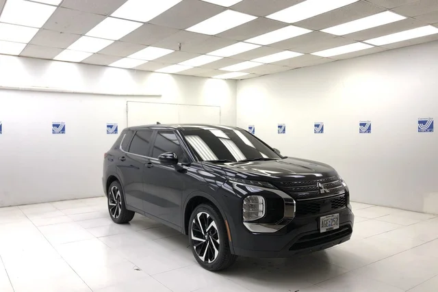 2022 Mitsubishi Outlander ES