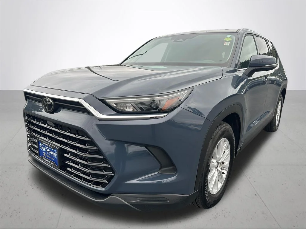 Certified Used 2025 White Toyota XLE image 2