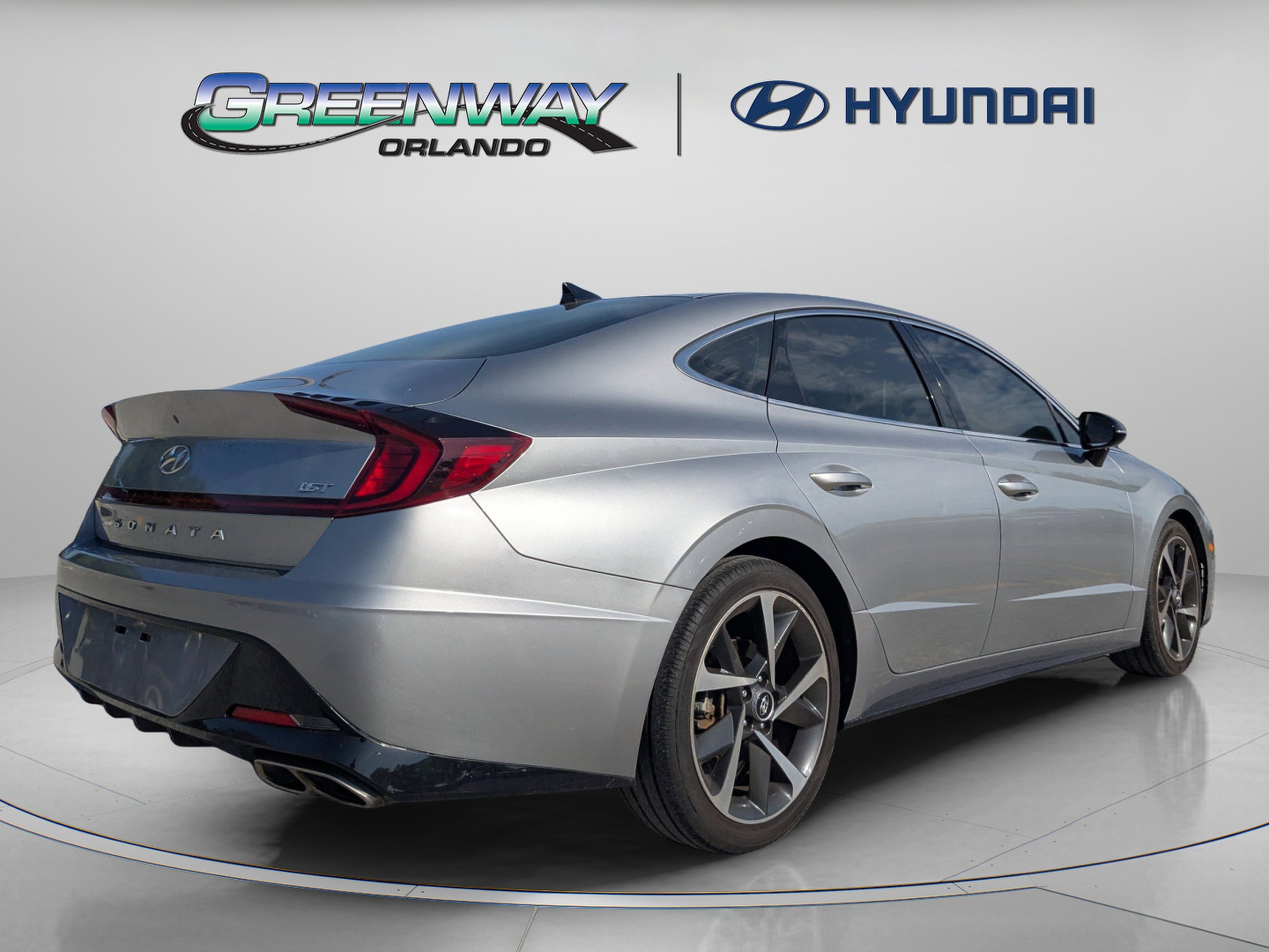 Used 2021 Shimmering Silver Pearl Hyundai SEL Plus image 8