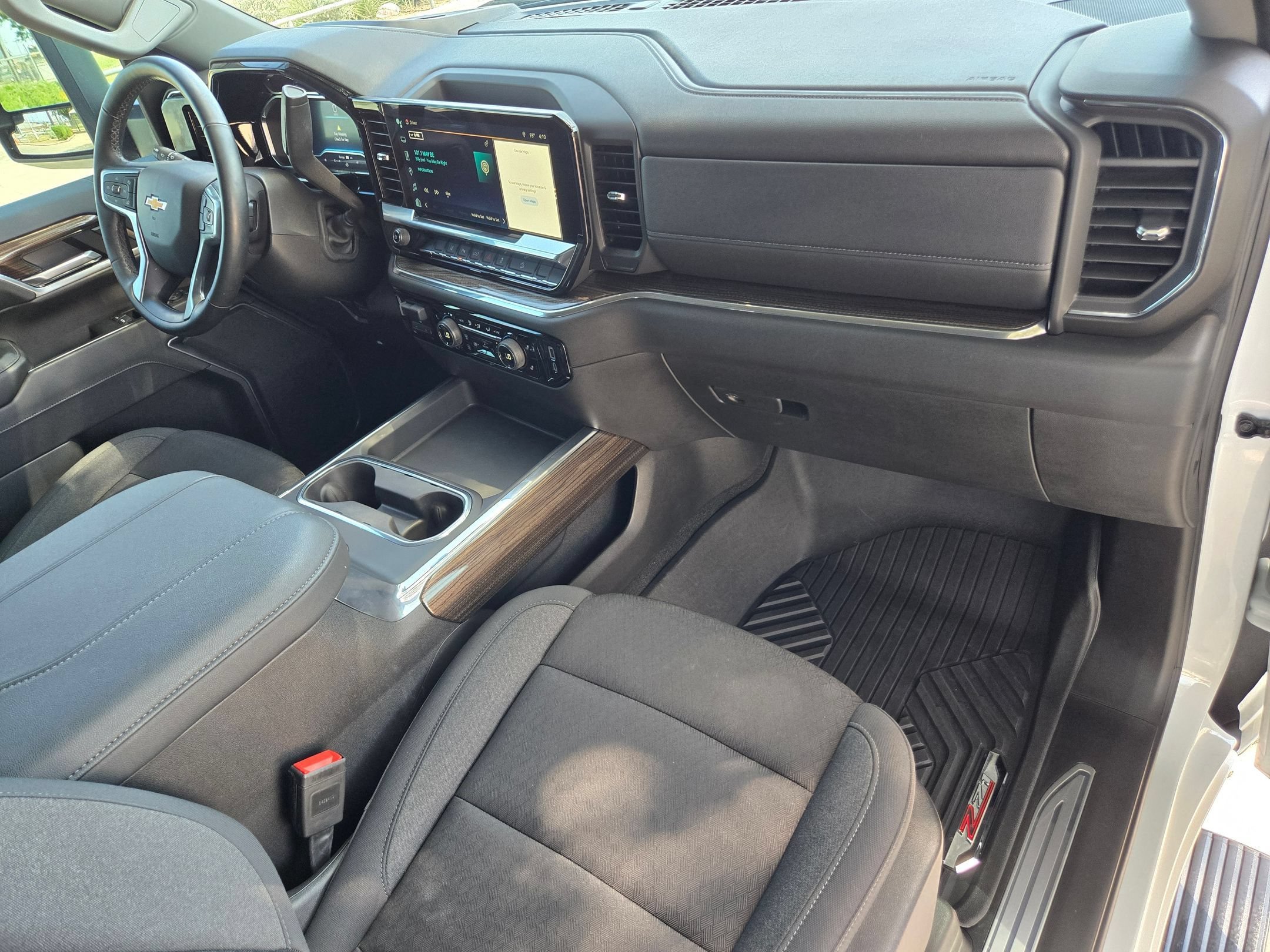 Used 2025 Summit White Chevrolet LT image 24