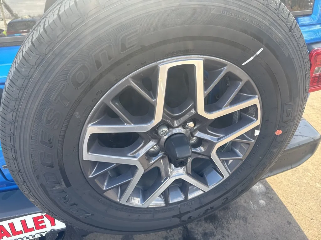 Used 2025 Blue Jeep Sahara image 51
