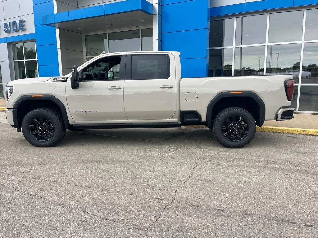 2026 GMC Sierra 2500HD AT4 - Photo 8