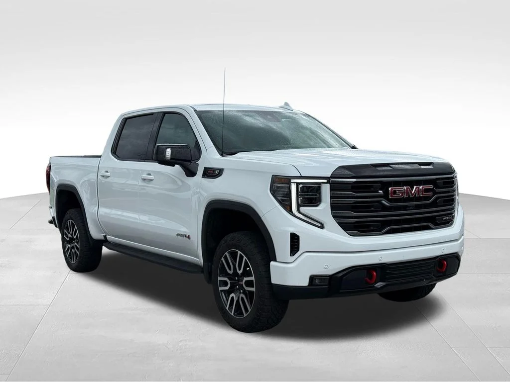 Used 2025 White GMC AT4 image 30