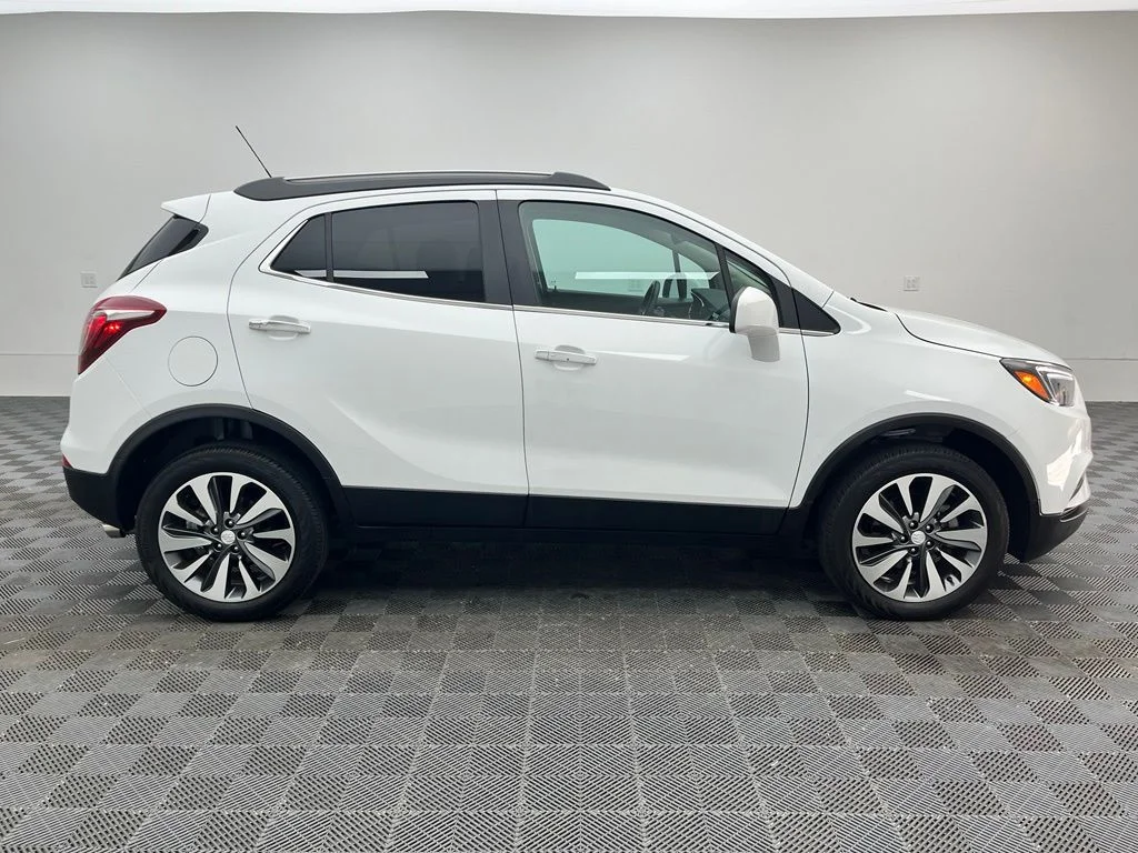 Used 2022 White Buick Preferred image 7