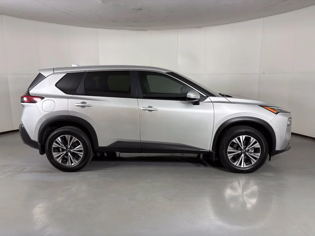 Used 2023 Silver Nissan SV image 9