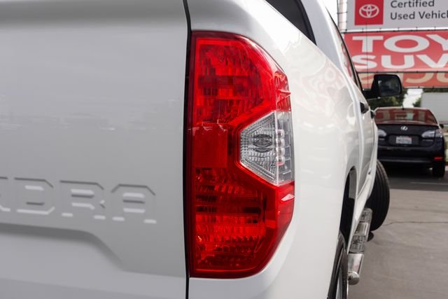 Used 2016 White Toyota SR5 image 8