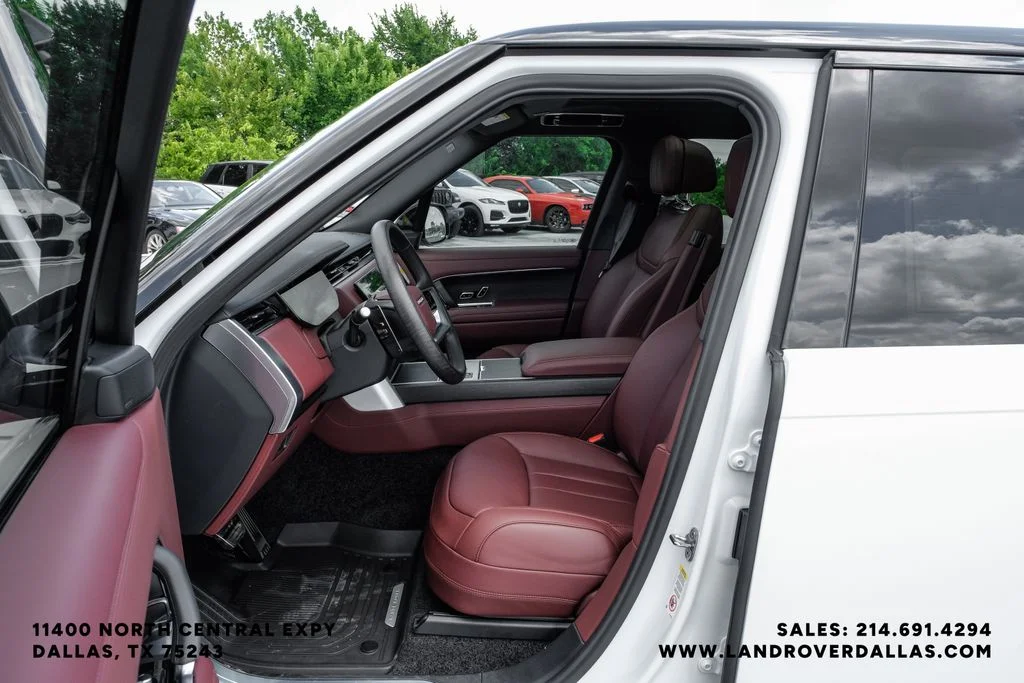New 2026 Fuji White Land Rover SE image 39