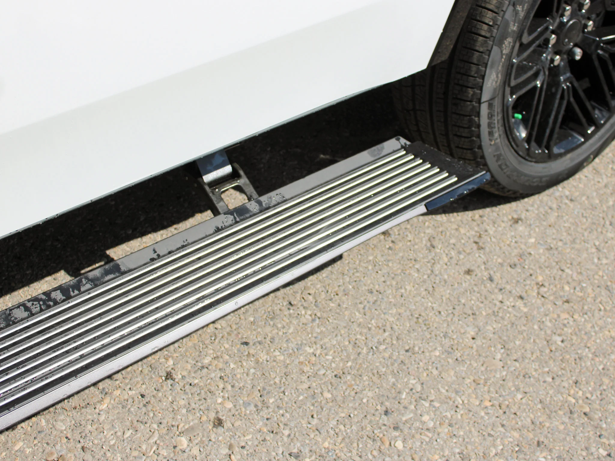 New 2026 White Jeep Limited Reserve* image 8