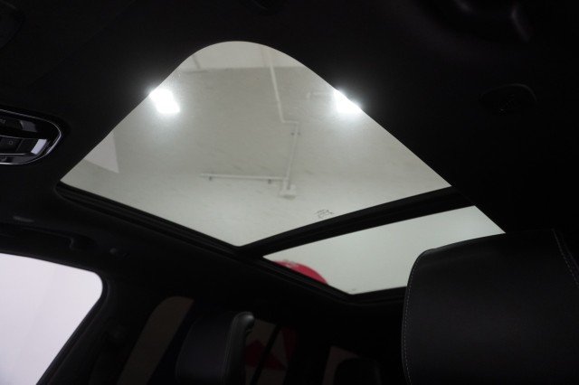 Used 2023 Diamond Black Crystal Pearlcoat Jeep Overland image 21
