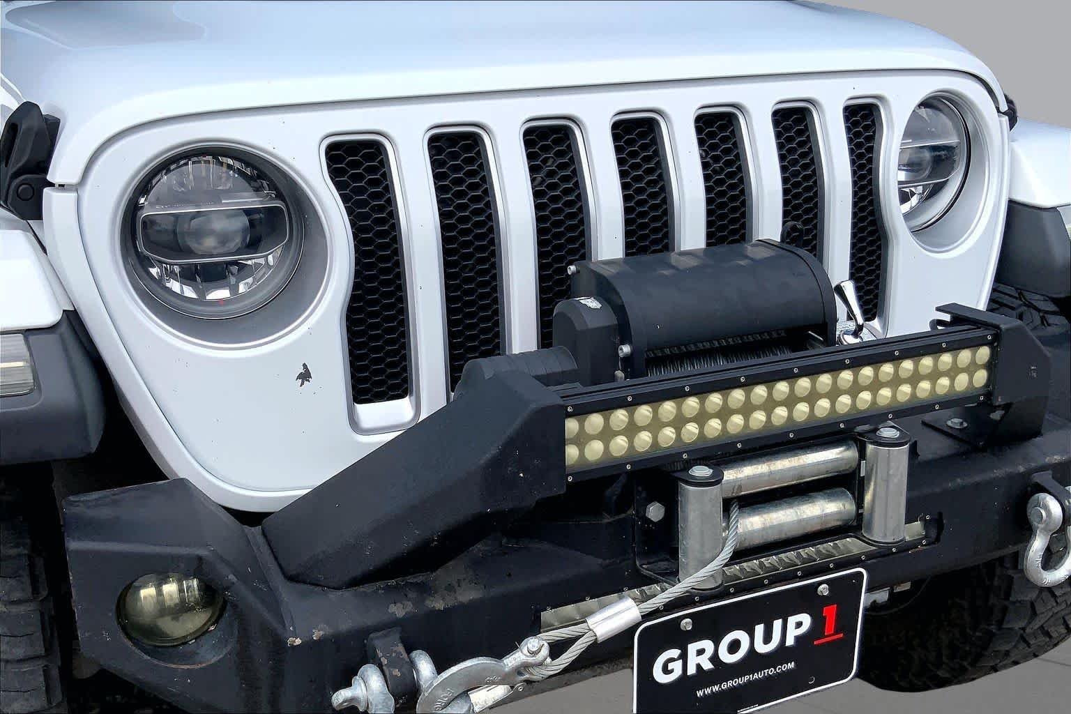 Used 2018 Bright White Clearcoat Jeep Sahara image 30