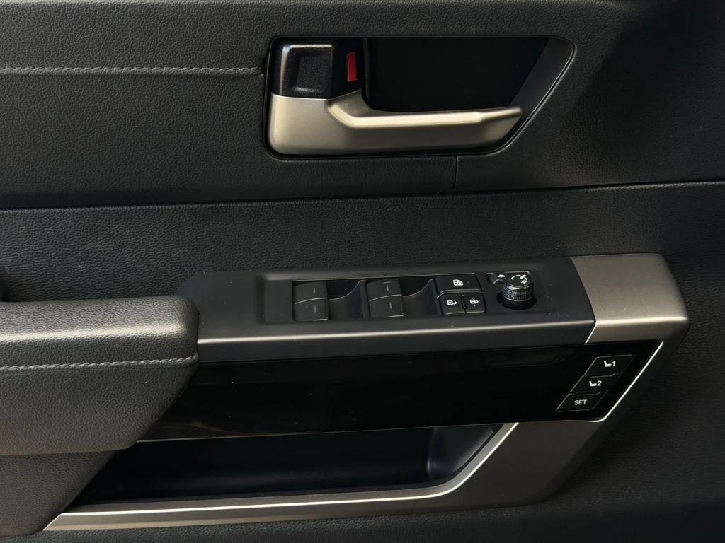 Used 2023  Toyota Limited image 25
