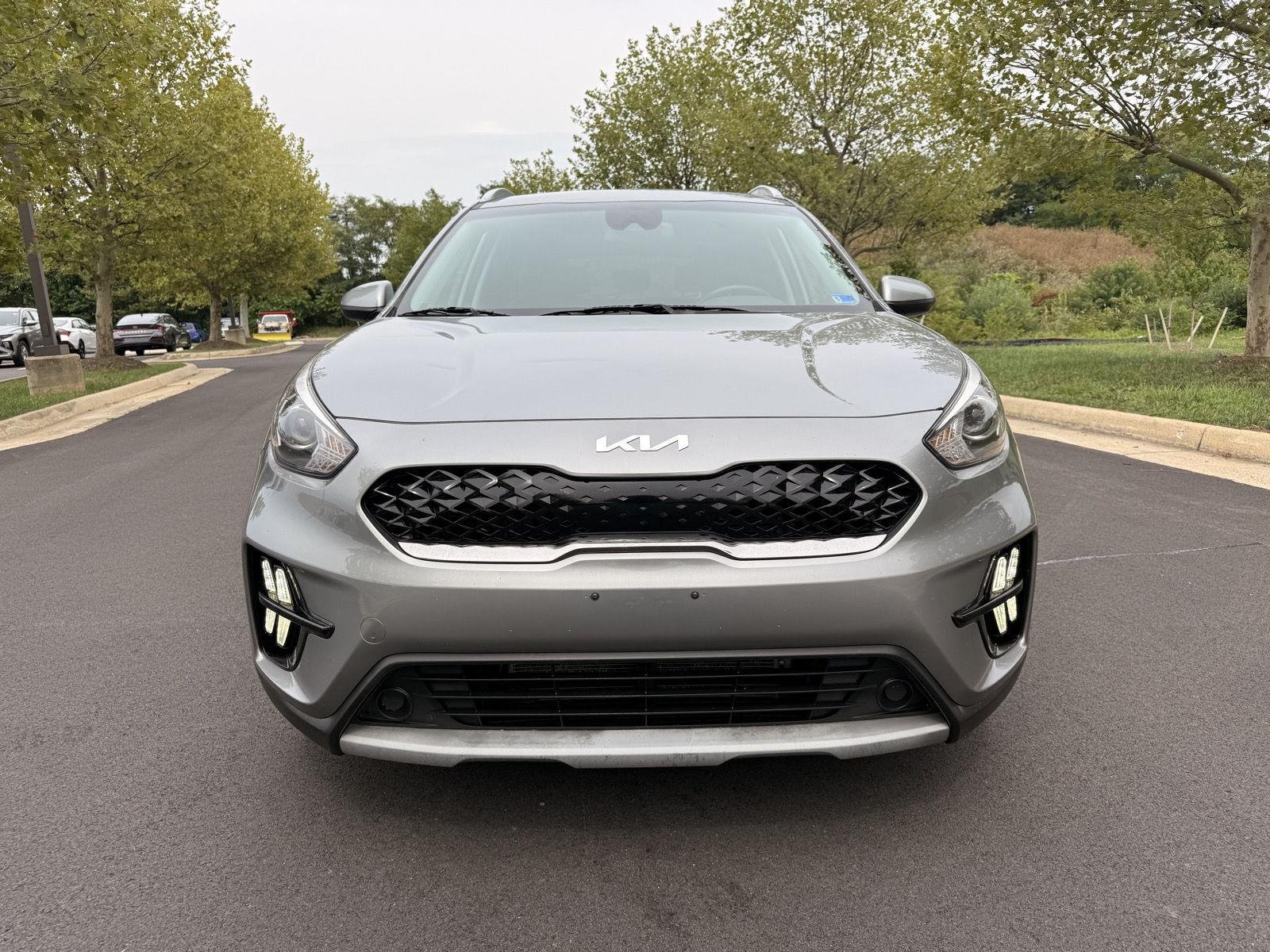 Used 2022 Steel Gray Kia LXS image 3