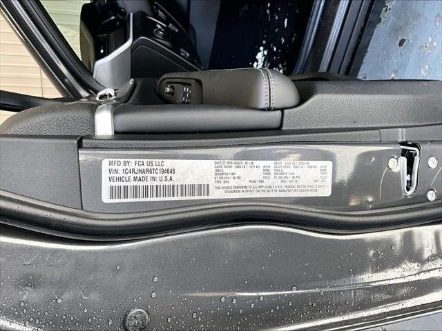 New 2026 Baltic Gray Metallic Clear-Coat Exterior Paint Jeep Laredo image 17
