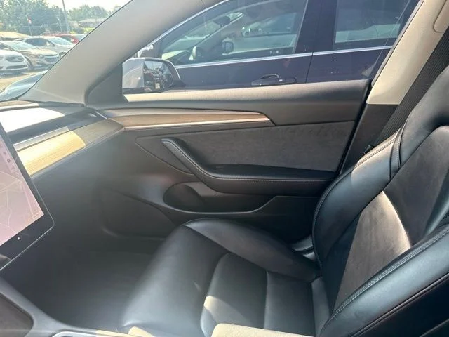 Used 2021  Tesla Performance image 17