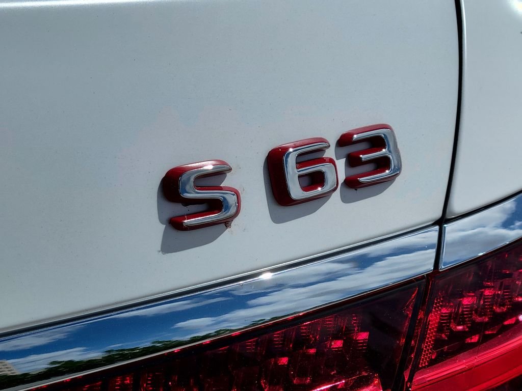 New 2026 MANUFAKTUR Moonlight White Magno Mercedes-Benz AMG® S 63 E 4MATIC® Sedan image 8