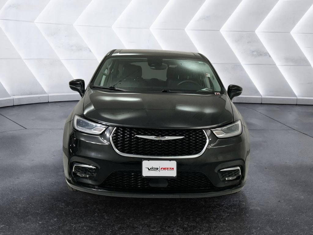 View vehicle photo 2