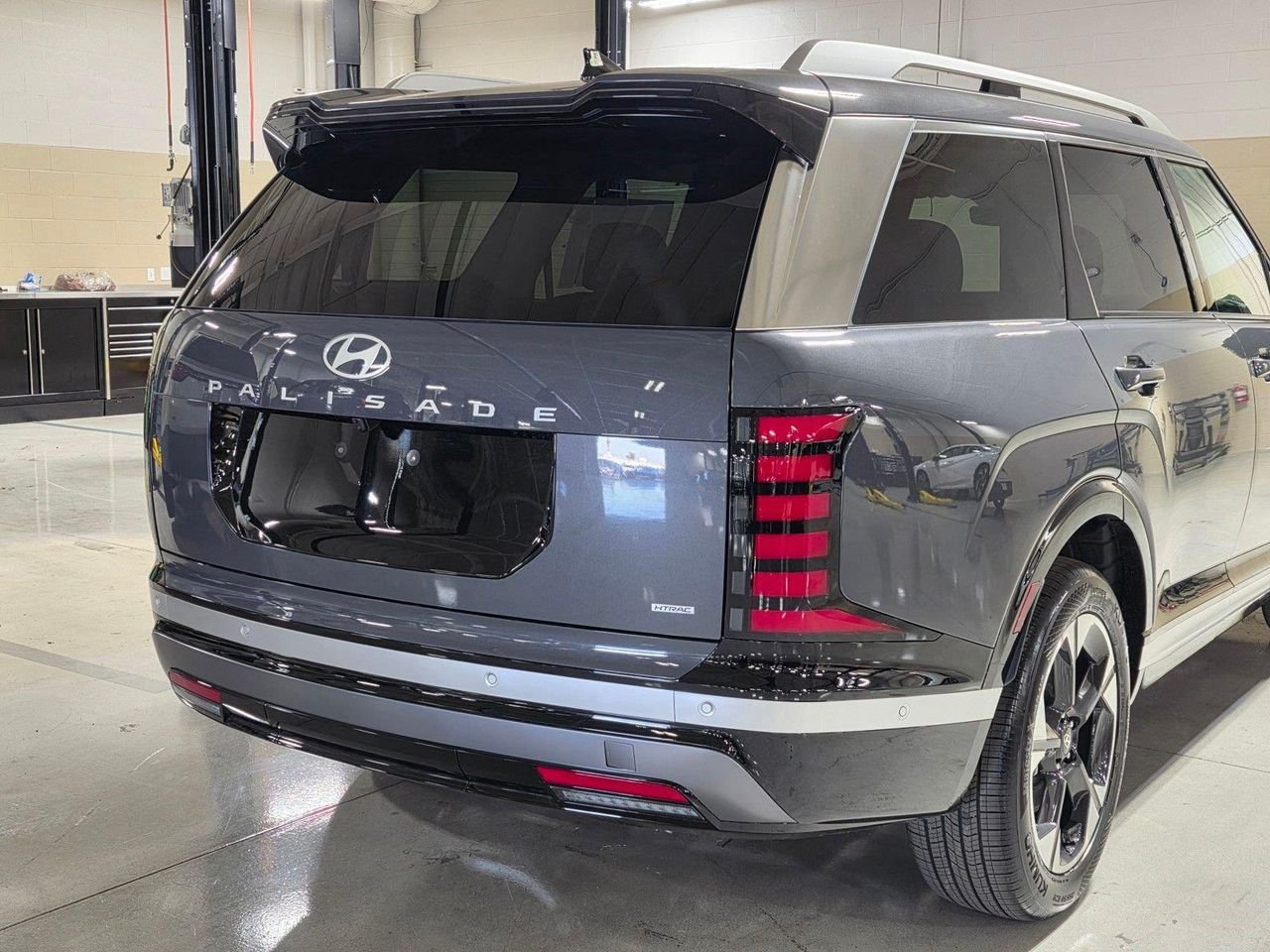New 2026 Ecotronic Gray Pearl Hyundai Limited AWD image 11