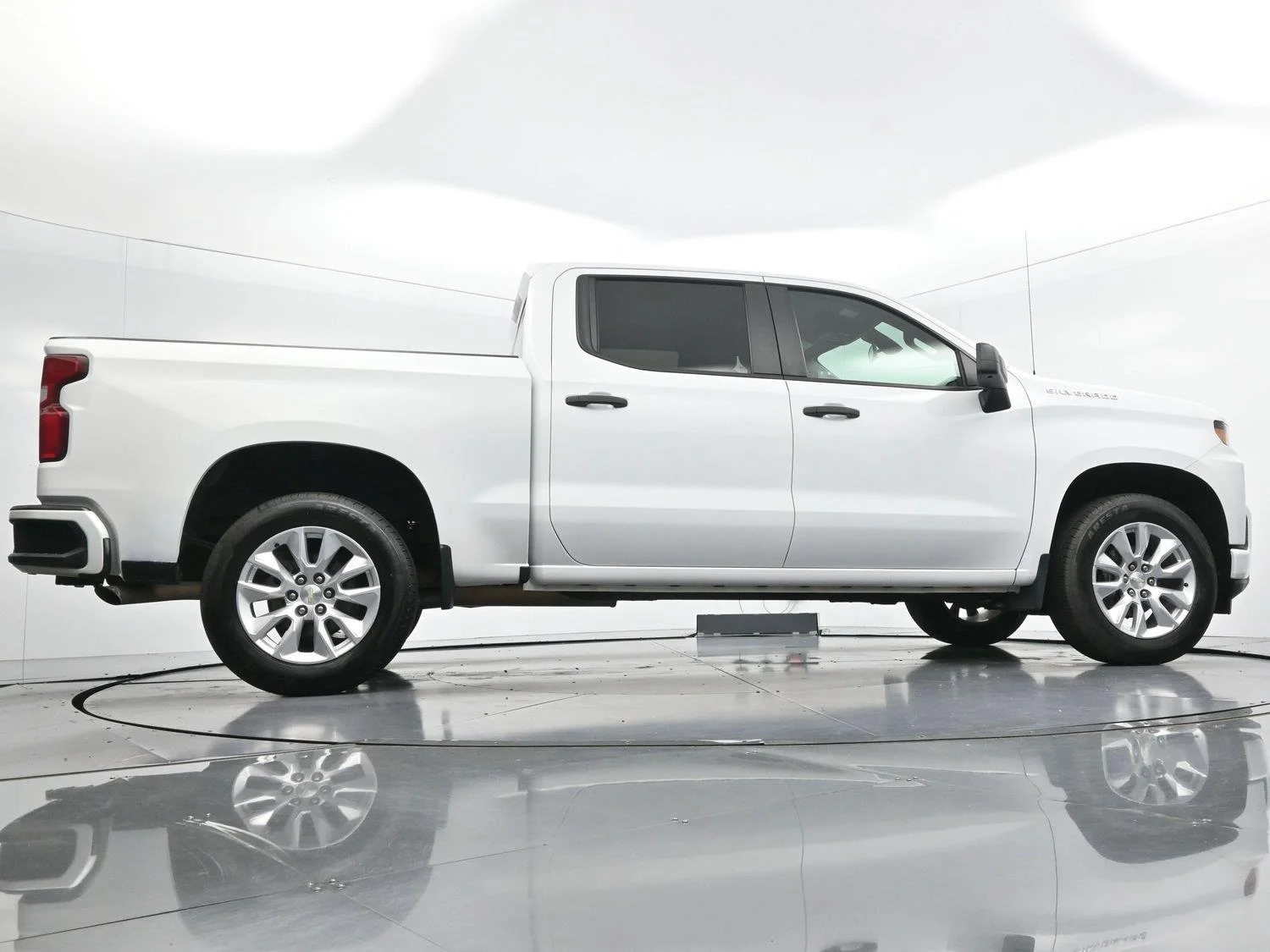 Used 2022 Summit White Chevrolet Custom image 48
