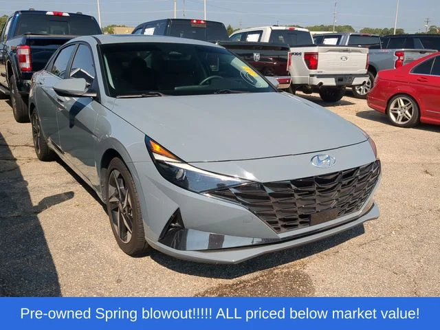 Used 2023 Gray Hyundai Limited image 4