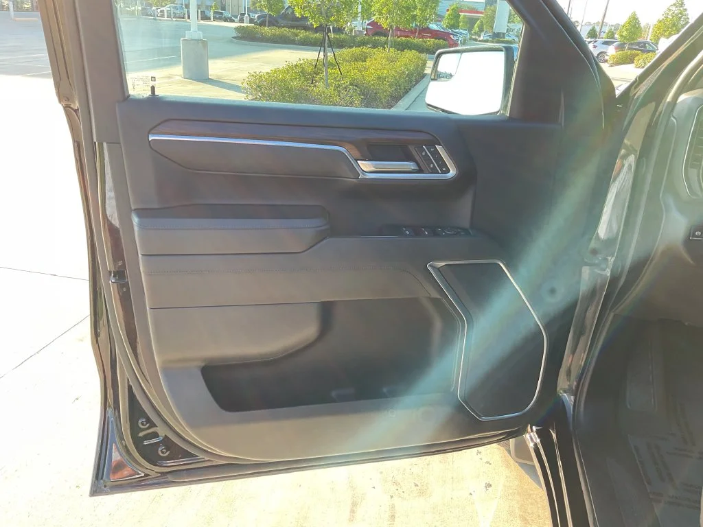 Used 2025 Black GMC SLT image 10