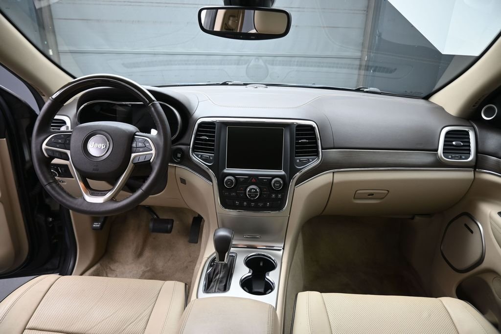 Used 2017 Gray Jeep Overland image 24