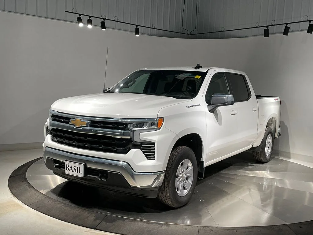 Used 2026 White Chevrolet LT image 8