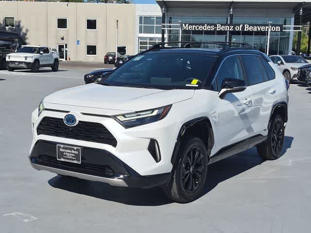 Used 2023 Wind Chill Pearl/Midnight Black Metallic Toyota Hybrid XSE image 4