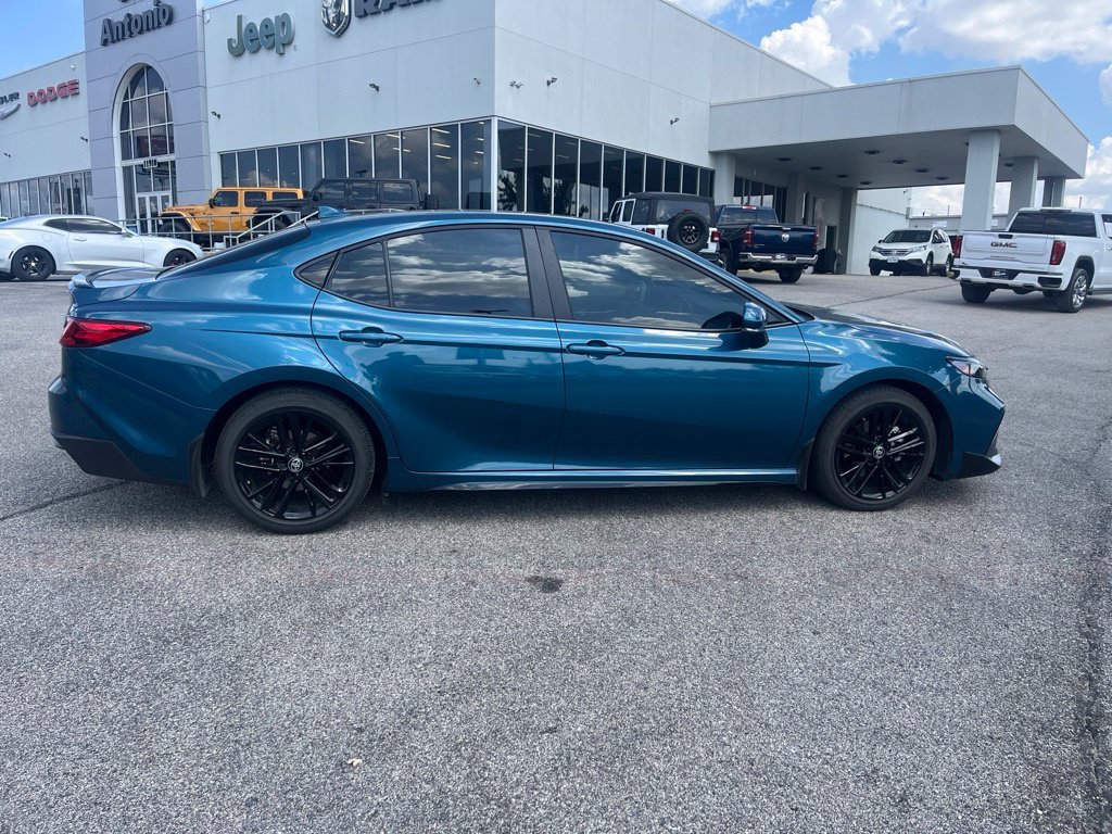 Used 2025 Green Toyota SE image 8