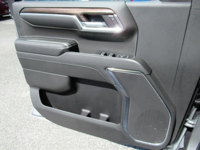 Used 2024 Gray Chevrolet LT image 18