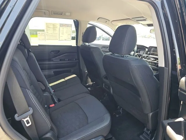 Used 2025 Super Black Nissan SV image 15