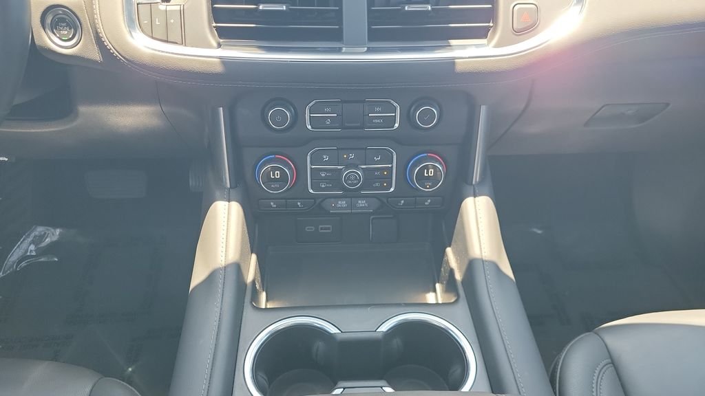 Used 2024 Black Chevrolet Z71 image 20
