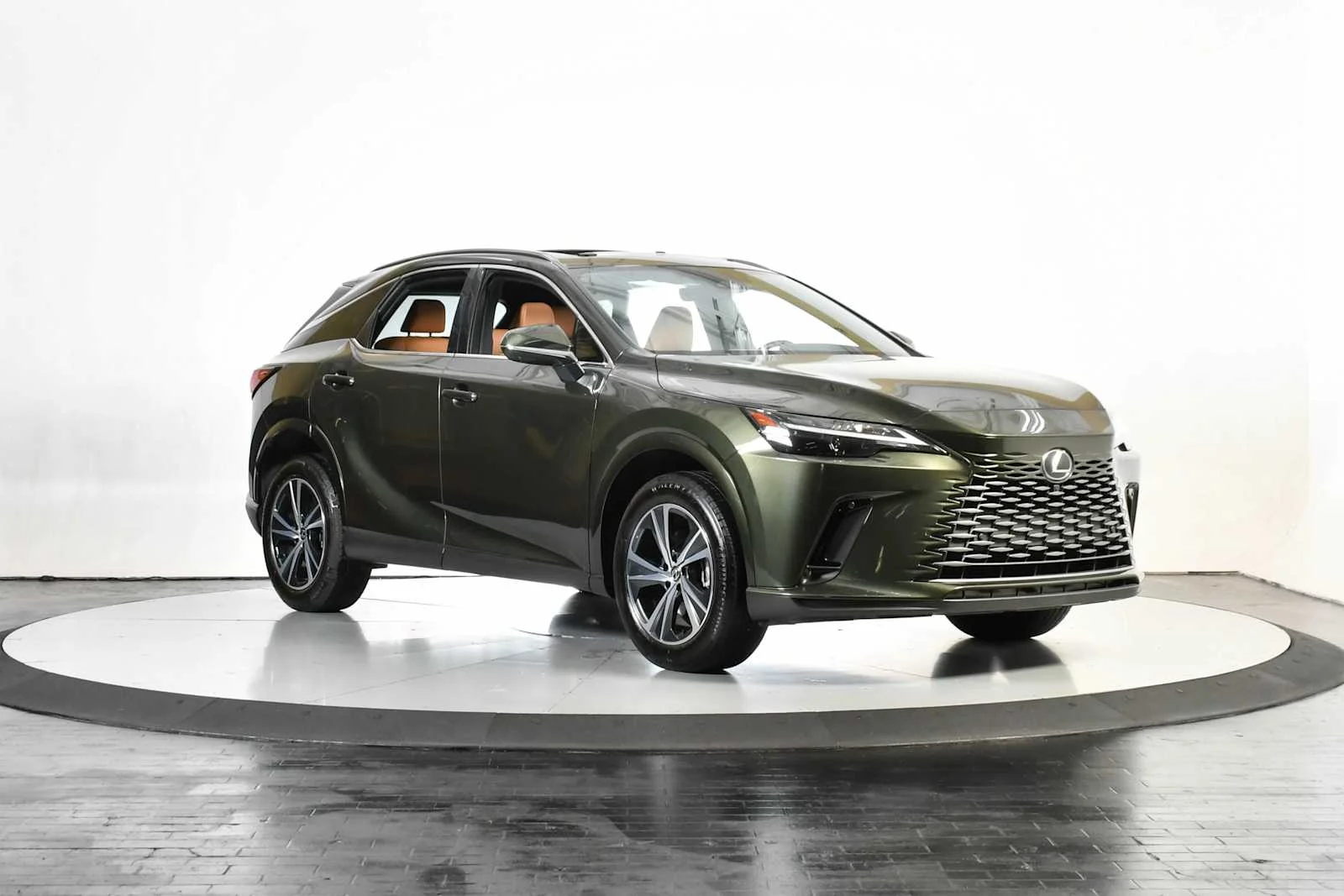 Certified Used 2025 NORI GREEN PEARL Lexus Premium image 9