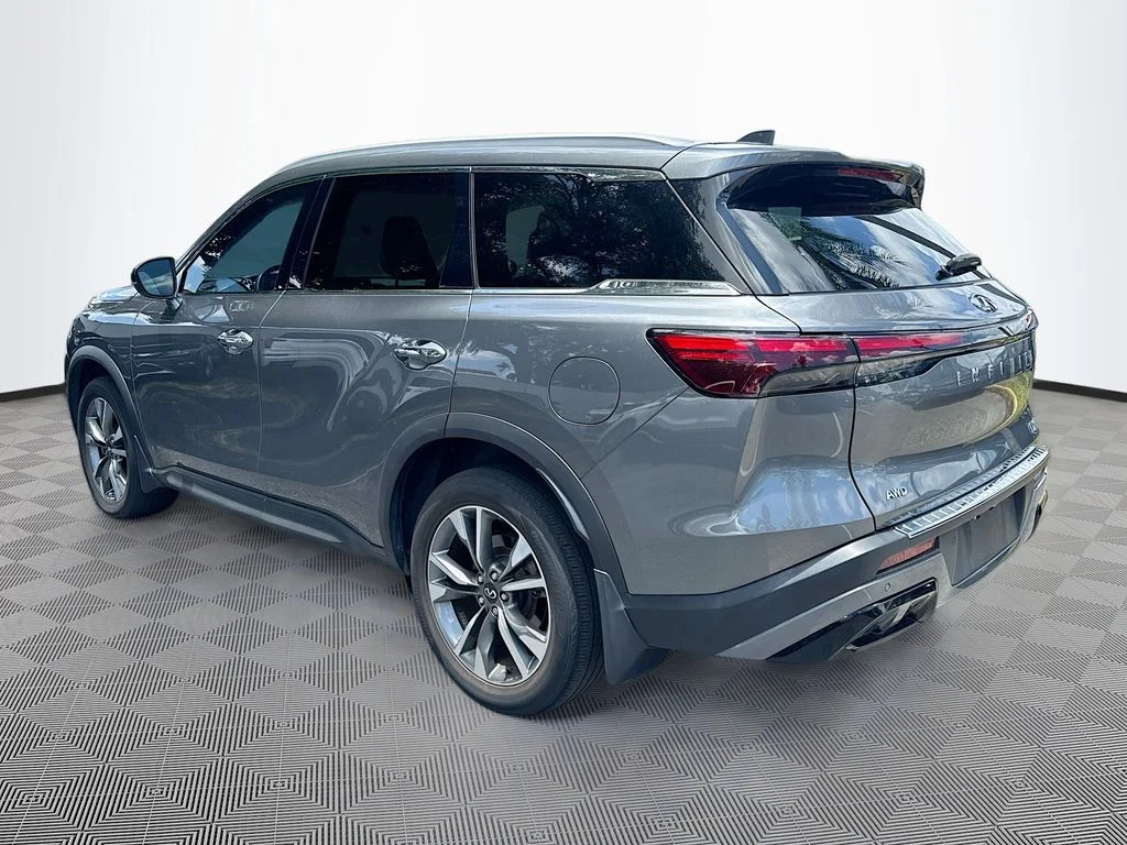 Used 2023 Gray INFINITI LUXE image 8