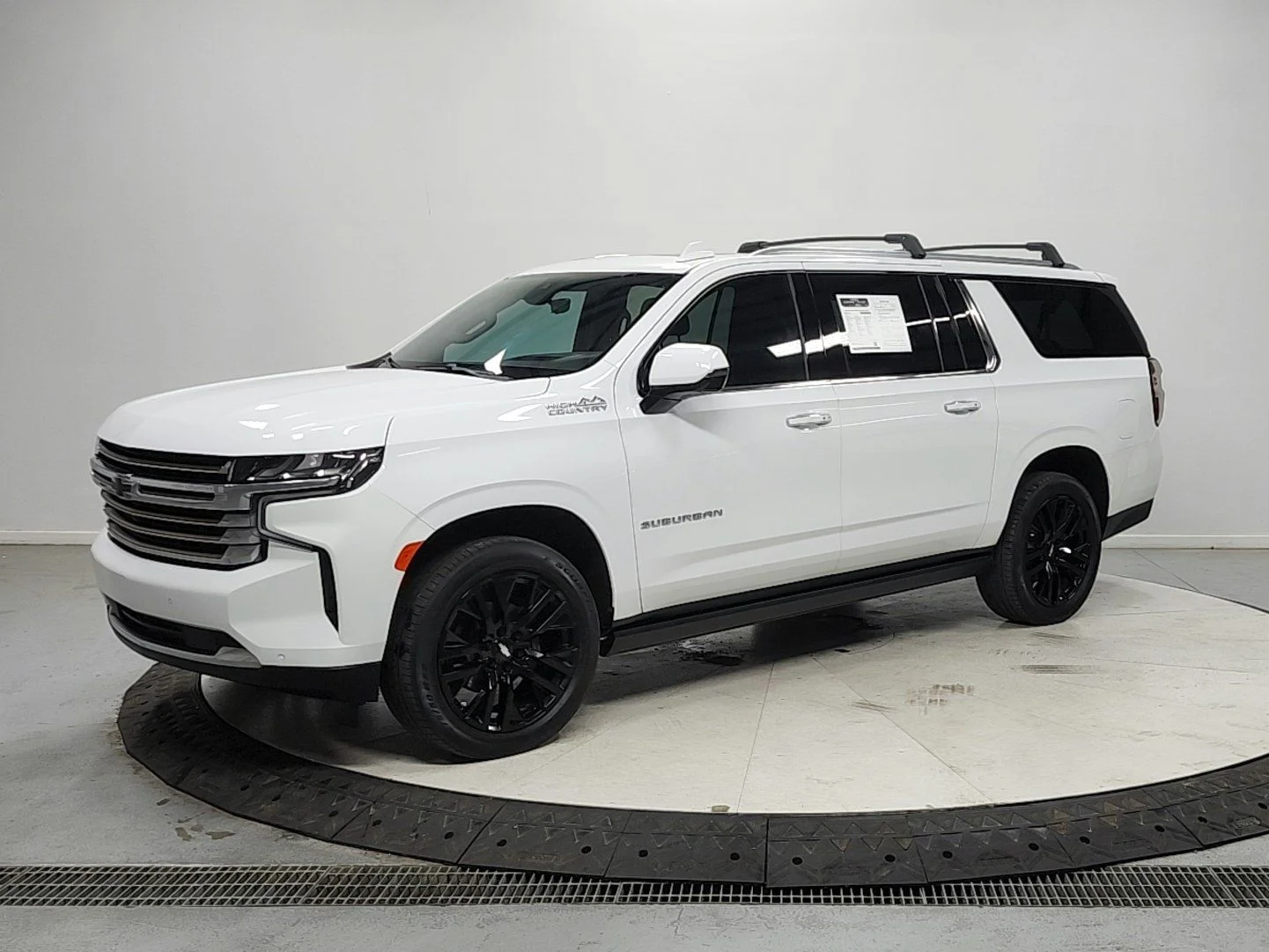 Used 2021 White Chevrolet High Country image 3