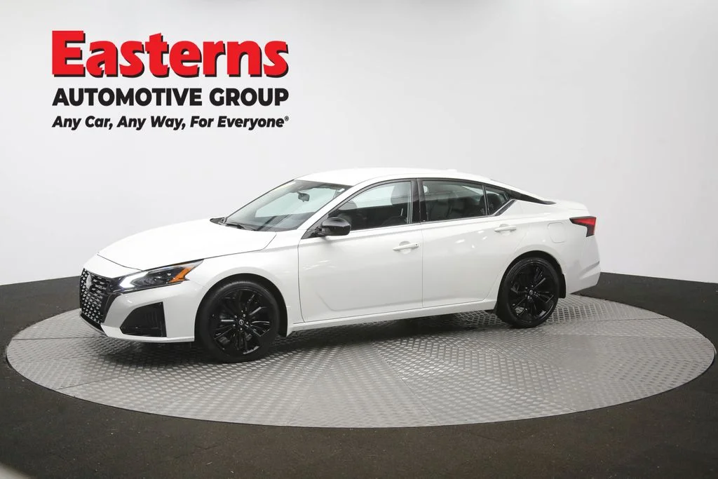 Used 2023 White Nissan 2.5 SR image 57