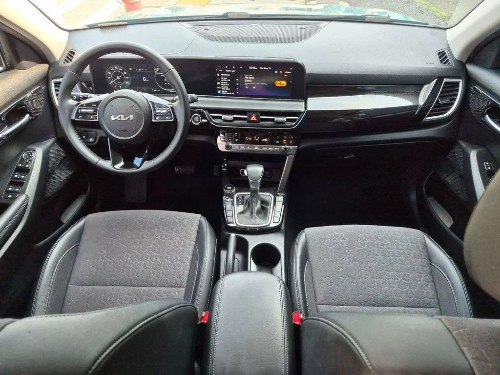 Used 2024 Blue Kia S image 20