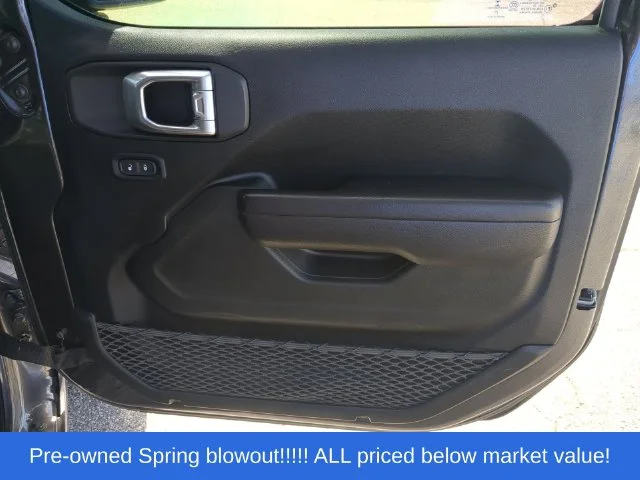 Used 2021 Gray Jeep Sport image 41
