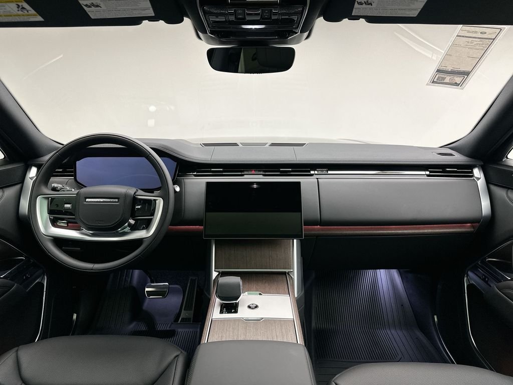 New 2026 Carpathian Gray Premium Metallic Land Rover SE image 8