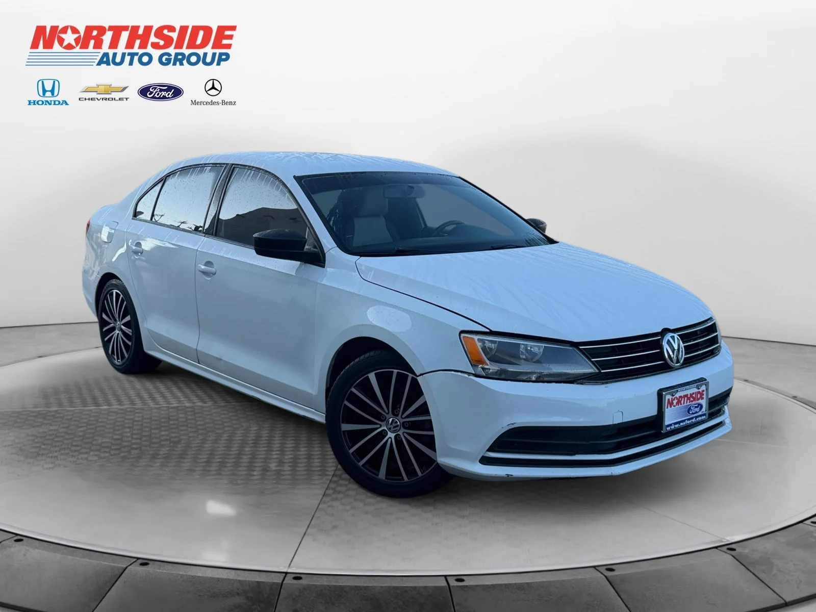 Used 2016  Volkswagen 1.8T Sport image 1