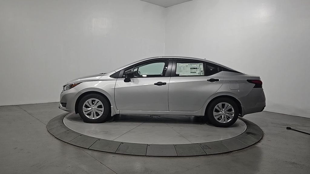 2025 Nissan Versa 1.6 S photo 2