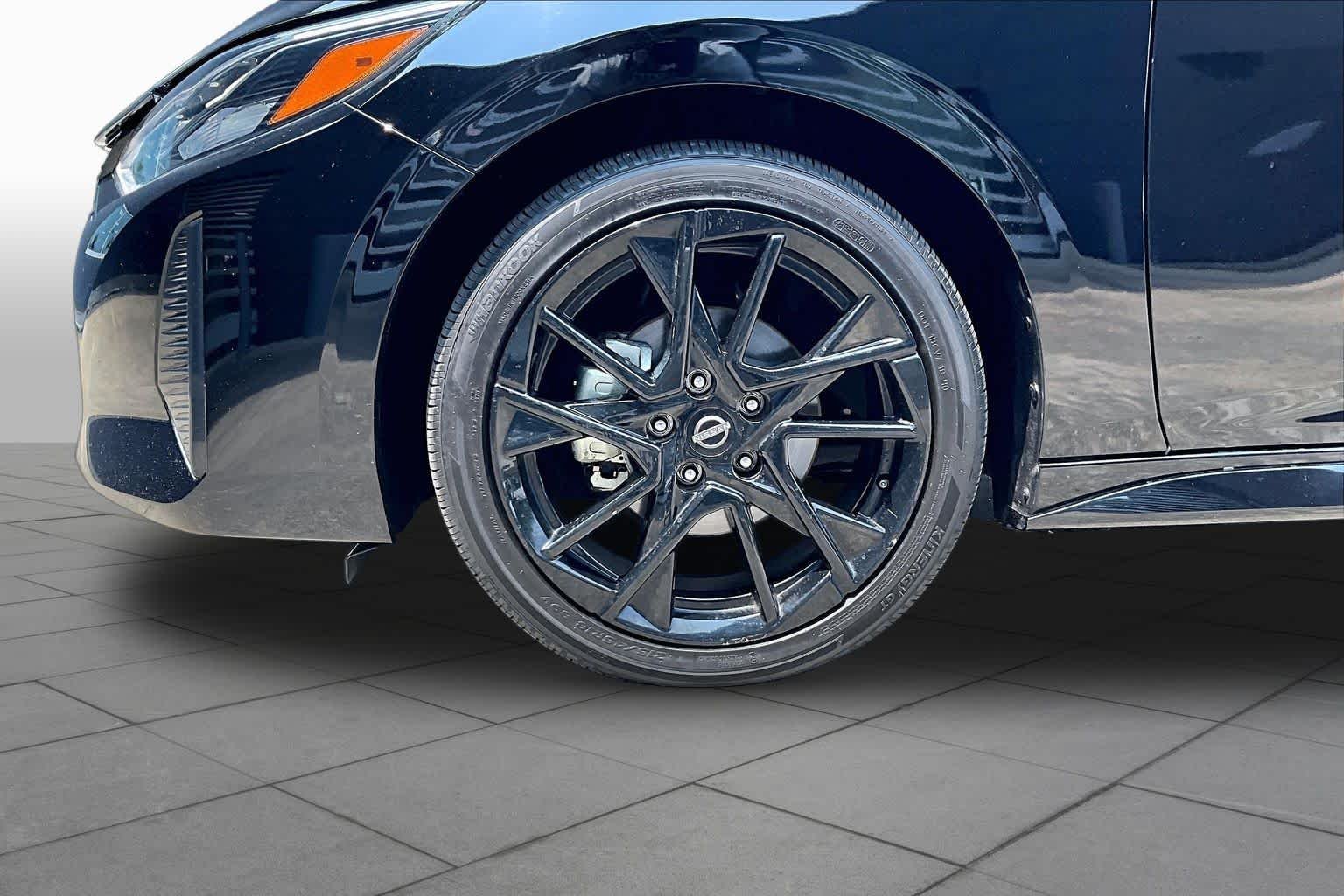 Used 2025 Super Black Nissan SR image 11