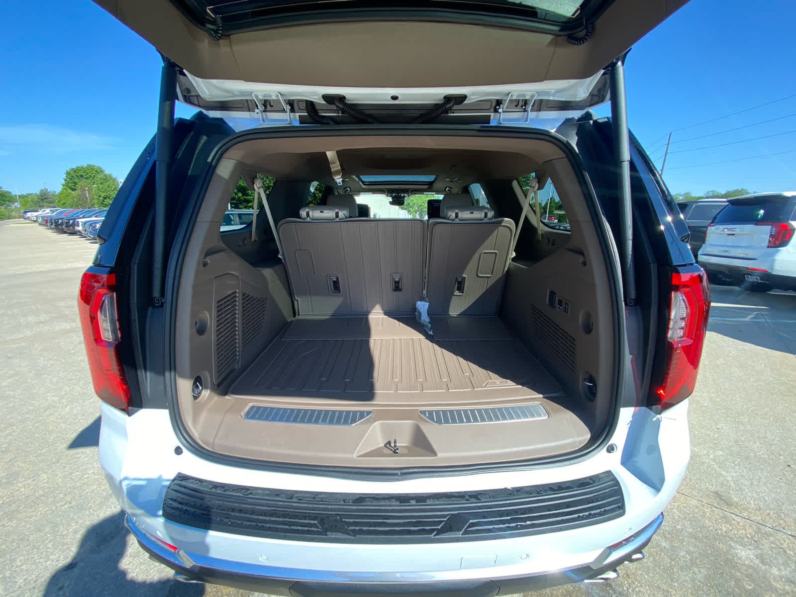 2026 GMC Yukon XL Denali - Photo 26