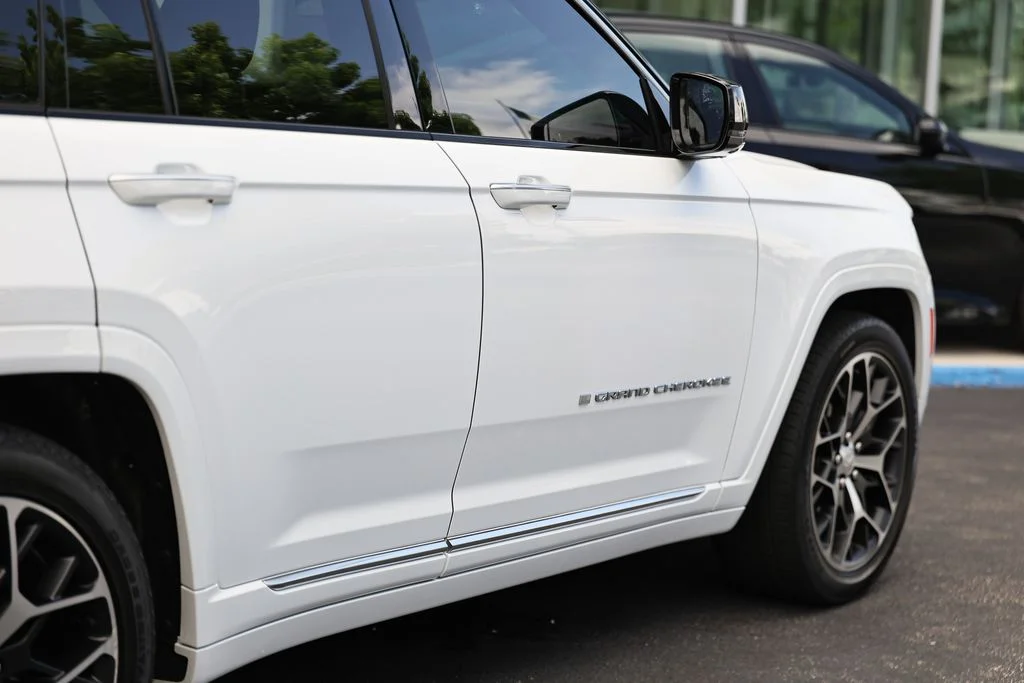 Used 2022 Bright White Clearcoat Jeep Summit Reserve 4xe image 8