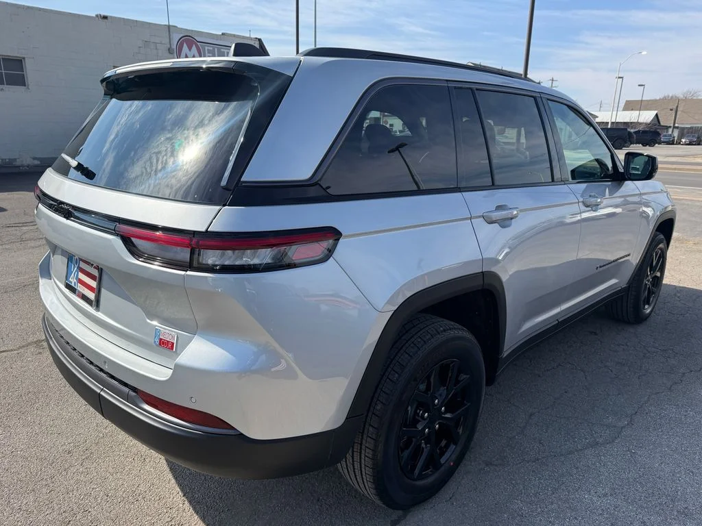 New 2026 Silver Jeep Laredo image 11