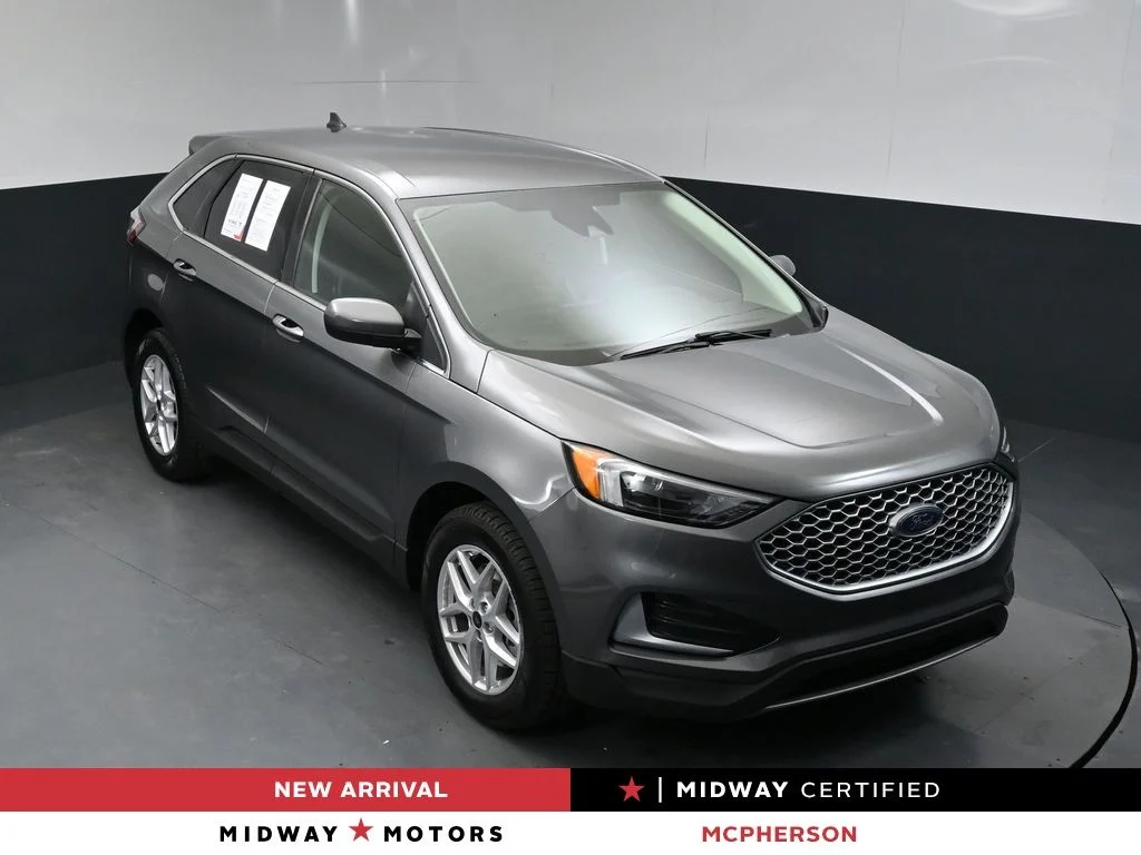 Used 2023 Gray Ford SEL image 1