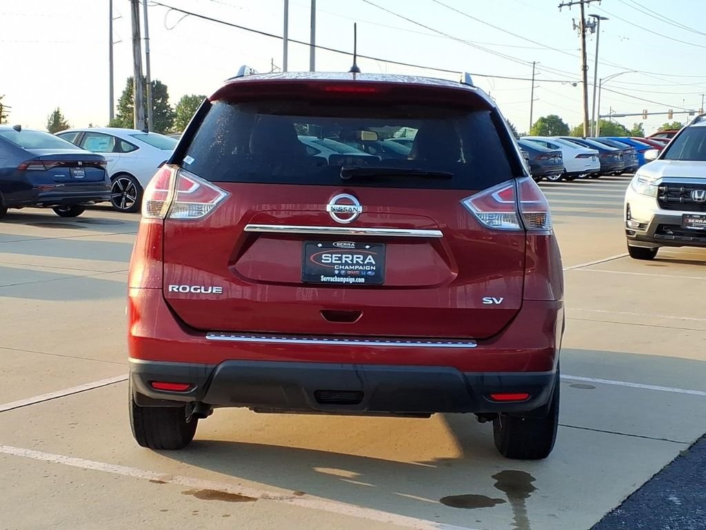 Used 2016 Cayenne Red Nissan SV image 14