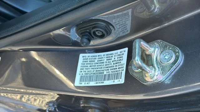 Used 2016 Gray Honda LX image 31